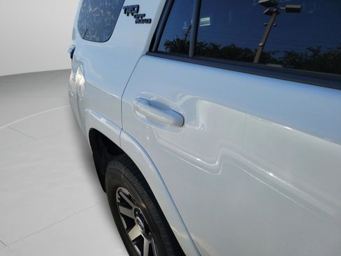 Used 2017 Toyota 4Runner TRD Off-Road Premium AWD/4WD image 19