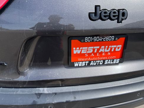 Used 2019 Jeep Cherokee Latitude Plus image 28