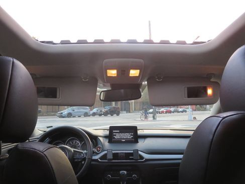 Used 2020 MAZDA CX-9 Touring w/ Touring Premium Package image 12