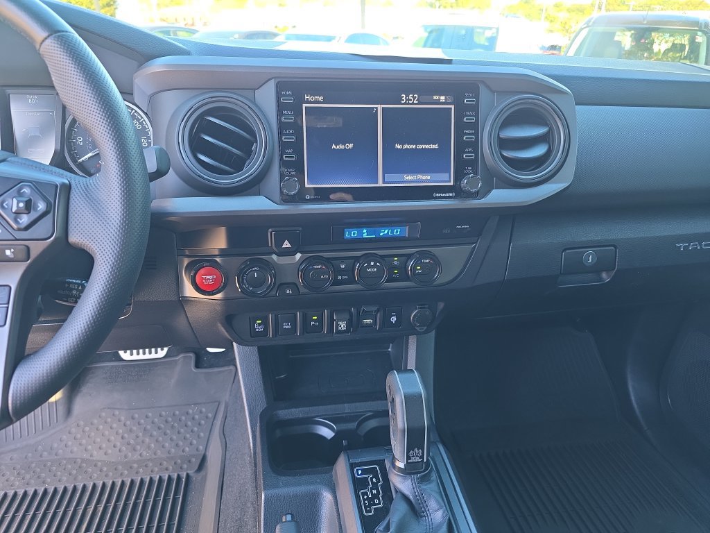 Used 2022 Toyota Tacoma TRD Sport w/ Technology Package AWD/4WD image 26