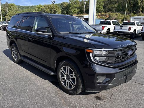 Used 2025 Ford Expedition Active AWD/4WD image 4