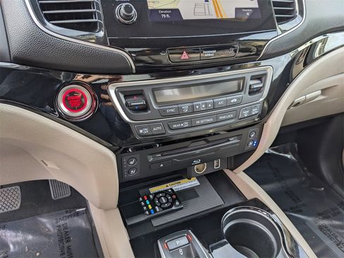 Used 2021 Honda Pilot Elite image 30