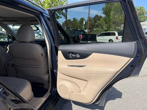 Used 2015 Nissan Rogue SL w/ SL Premium Package AWD/4WD image 22