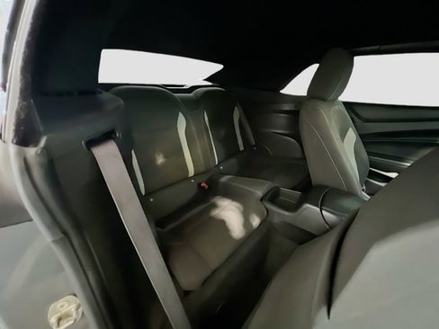 Used 2020 Chevrolet Camaro LT RWD image 17