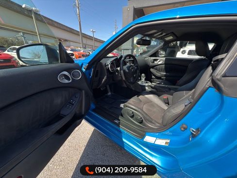 Used 2009 Nissan 370Z Touring image 21