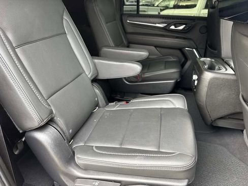 Used 2022 GMC Yukon XL Denali w/ Denali Ultimate Package image 12
