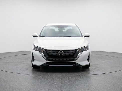 Used 2025 Nissan Sentra SV image 2