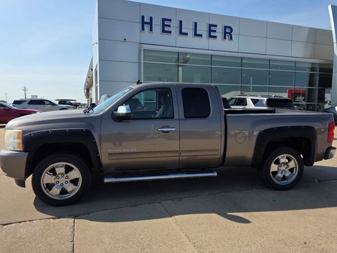 Used 2011 Chevrolet Silverado 1500 LT w/ All-Star Edition AWD/4WD image 3