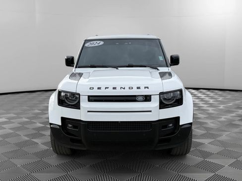 Used 2024 Land Rover Defender 130 X-Dynamic SE image 9