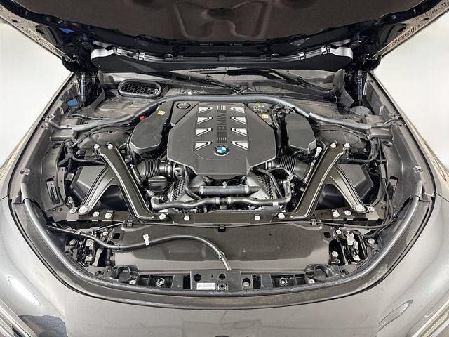 Used 2026 BMW 760i xDrive AWD/4WD image 32
