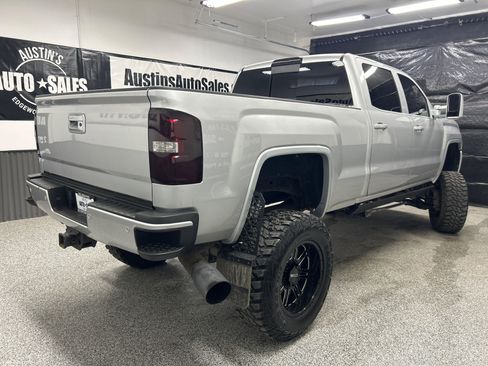 Used 2015 GMC Sierra 2500 Denali w/ Duramax Plus Package image 5