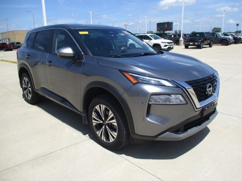 Used 2023 Nissan Rogue SV AWD/4WD image 8