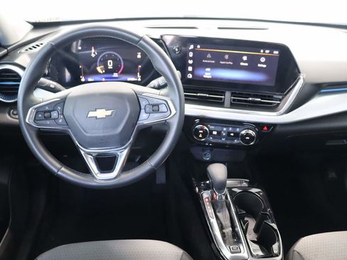 Certified 2024 Chevrolet Trax LT w/ Driver Confidence Package FWD image 11