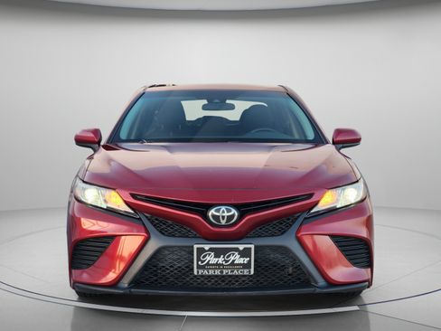 Used 2018 Toyota Camry SE FWD image 6