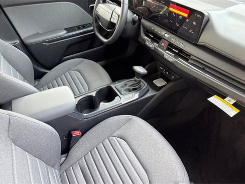 New 2025 Kia K4 EX image 17