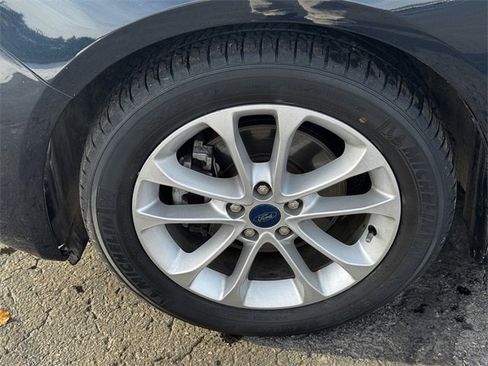 Used 2020 Ford Fusion SE image 10