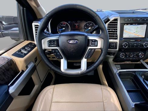 Used 2017 Ford F250 Lariat w/ Lariat Ultimate Package AWD/4WD image 5