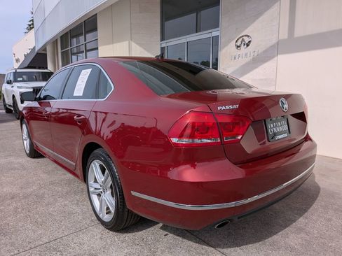 Used 2015 Volkswagen Passat TDI SEL Premium FWD image 4