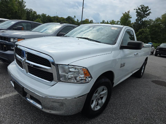Used 2017 RAM 1500 Classic SLT RWD image 3