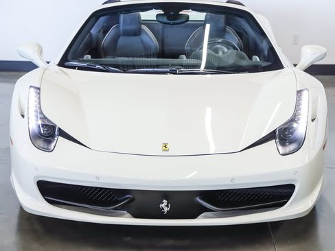 Used 2015 Ferrari 458 Spider RWD image 5