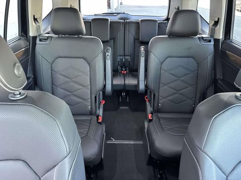 New 2026 Volkswagen Atlas SE image 14