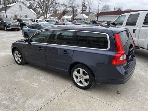 Used 2010 Volvo V70 image 7
