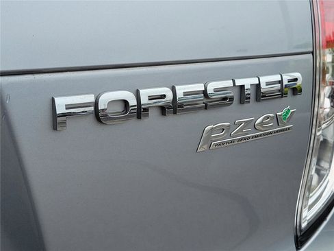 Used 2013 Subaru Forester 2.5X Limited AWD/4WD image 8