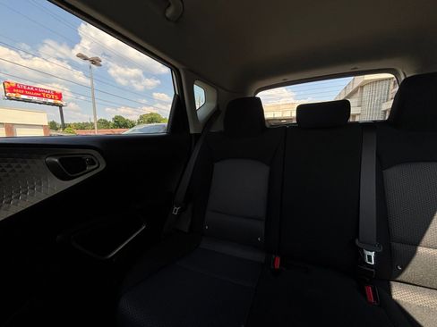 Used 2025 Kia Soul LX w/ LX Technology Package FWD image 37