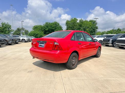Used 2006 Ford Focus SE FWD image 7