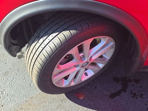 Used 2016 Nissan Juke S image 11