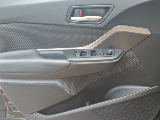 Used 2022 Toyota C-HR XLE FWD image 15