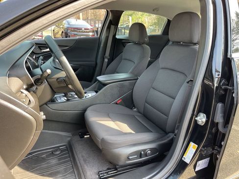 Used 2025 Chevrolet Malibu LT w/ Midnight Edition image 18