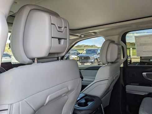 New 2026 Ford Expedition Max Platinum w/ Platinum Ultimate Package AWD/4WD image 18