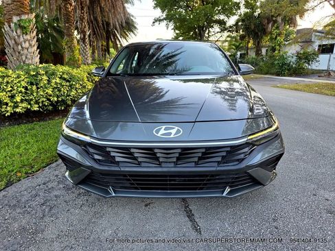 Used 2024 Hyundai Elantra SE image 25