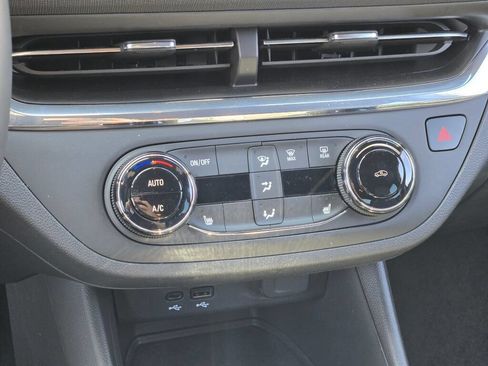 New 2026 Buick Envista Sport Touring w/ Convenience I Package FWD image 36