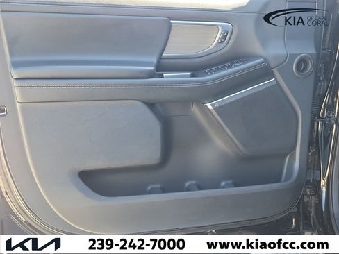 Used 2025 Ford Expedition Max Platinum AWD/4WD image 26