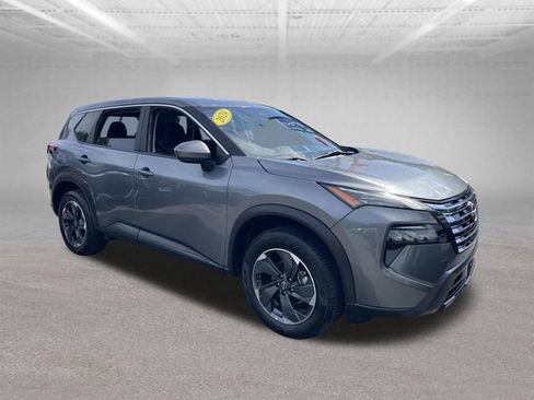 Used 2024 Nissan Rogue SV FWD image 4