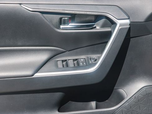 Certified 2019 Toyota RAV4 XLE w/ Convenience Package image 21