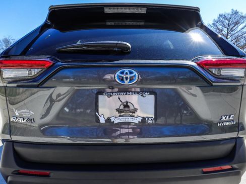 Used 2024 Toyota RAV4 XLE w/ Convenience Package image 39