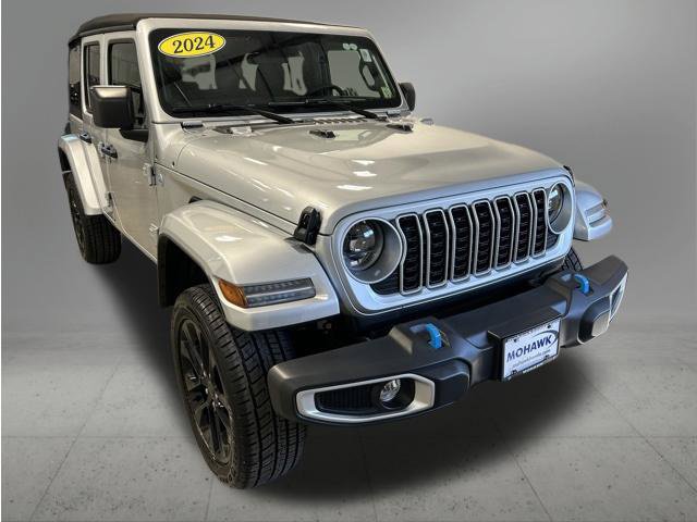 Used 2024 Jeep Wrangler Unlimited Sahara AWD/4WD image 8