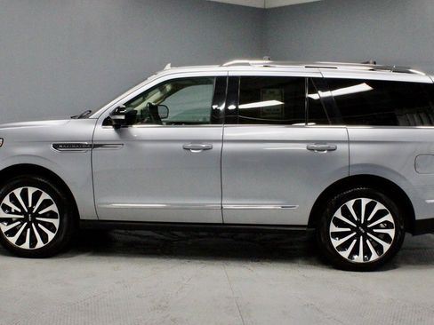 Used 2023 Lincoln Navigator Reserve w/ Equipment Group 201A image 9