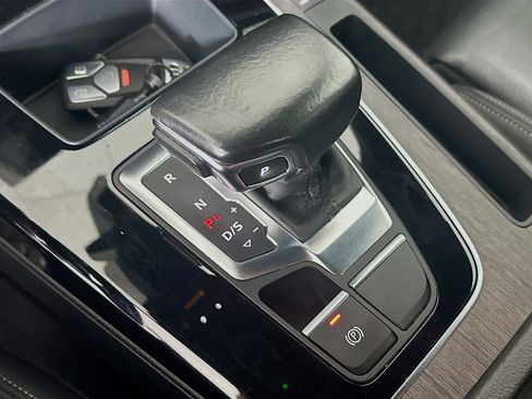 Used 2022 Audi Q5 2.0T Premium AWD/4WD image 24