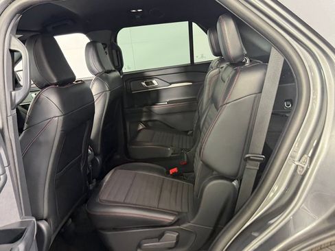 Used 2025 Ford Explorer ST-Line AWD/4WD image 28