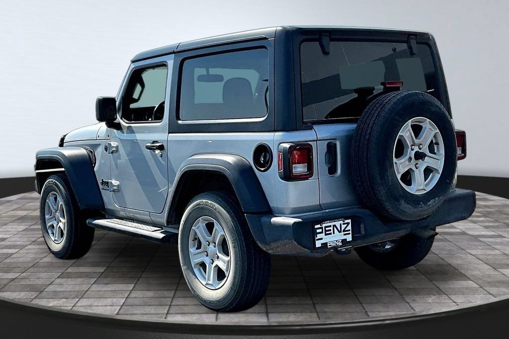 Used 2022 Jeep Wrangler Sport AWD/4WD image 4