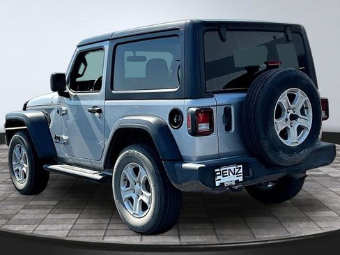 Used 2022 Jeep Wrangler Sport AWD/4WD image 4