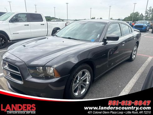 Used 2014 Dodge Charger SXT RWD image 1