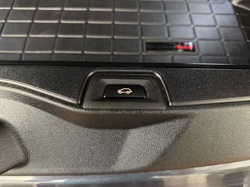 Used 2021 BMW X5 M50i image 45