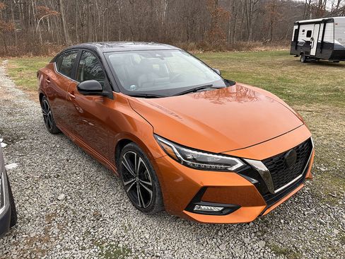 Used 2022 Nissan Sentra SR w/ SR Premium Package image 4