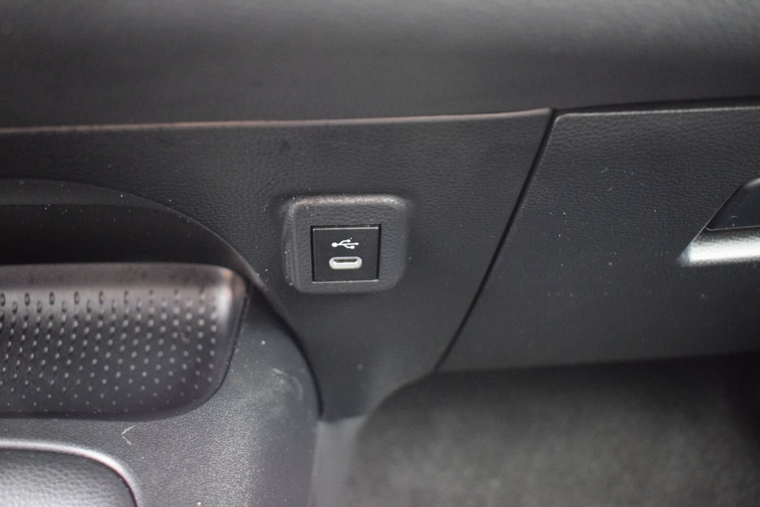 Used 2025 Toyota Corolla LE FWD image 22