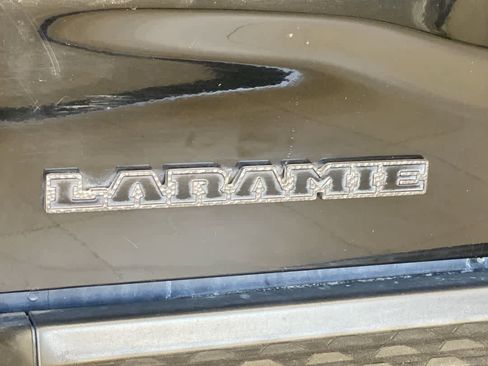 Used 2019 RAM 2500 Laramie w/ Black Appearance Package image 11